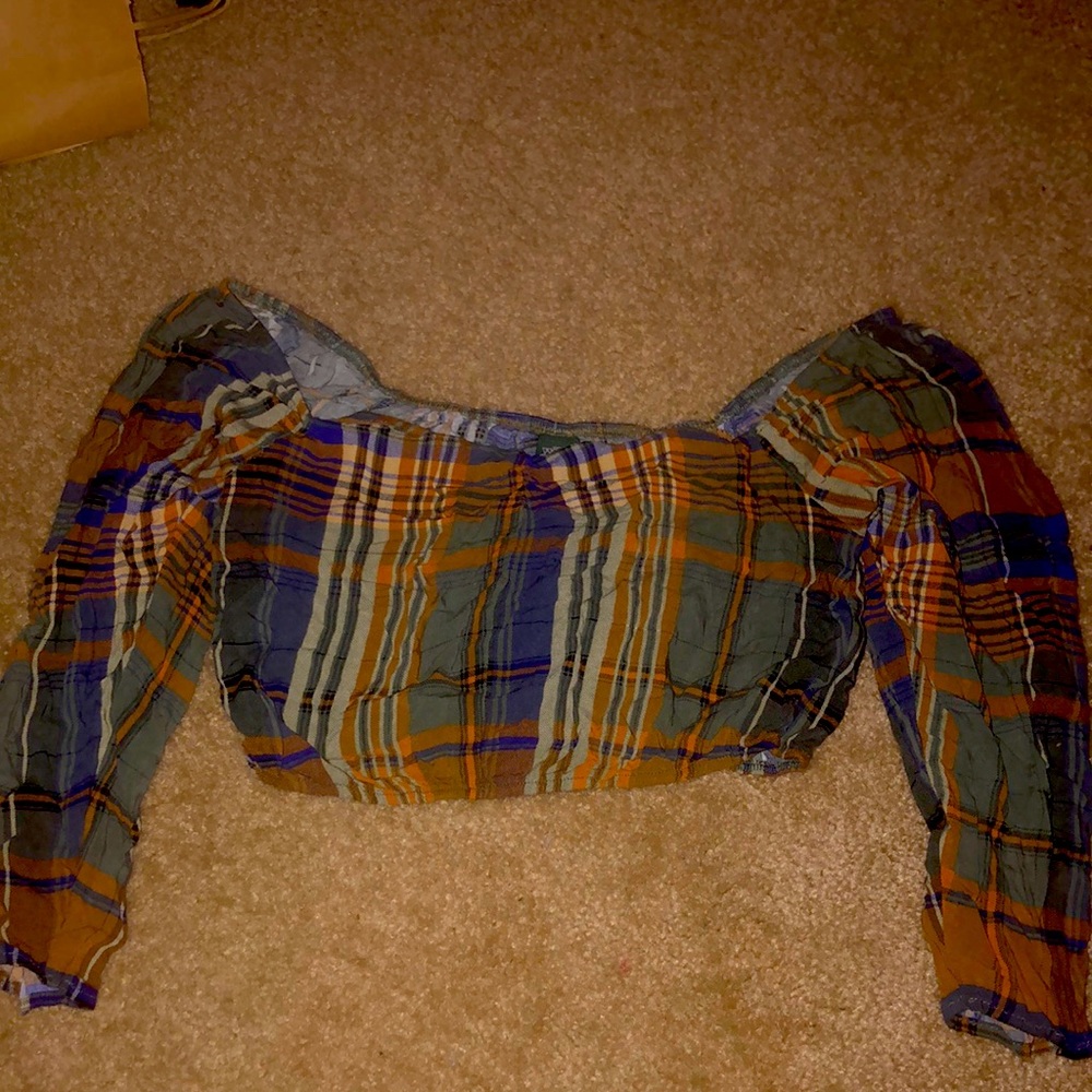 Plaid long sleeve crop top